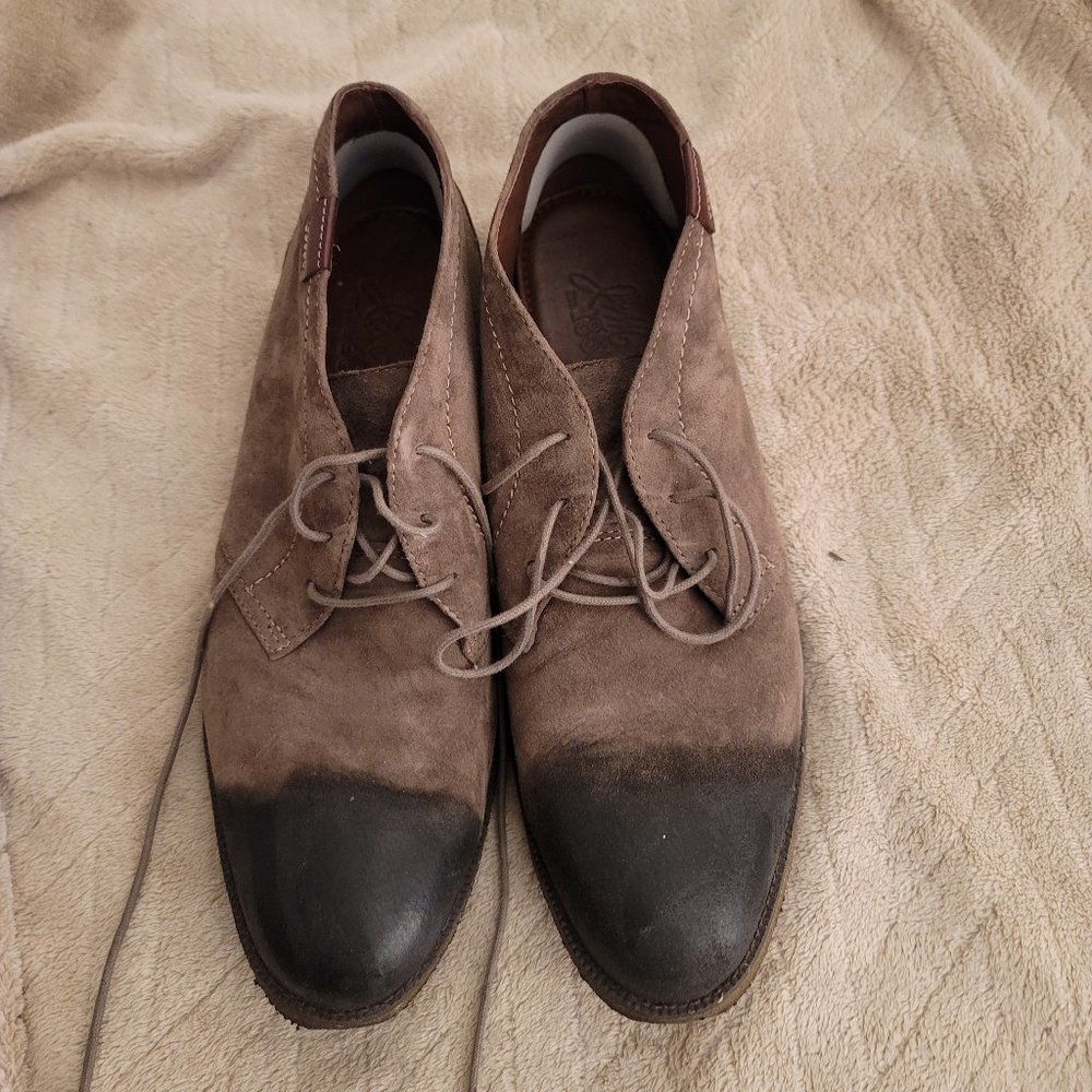 Chukka boots
